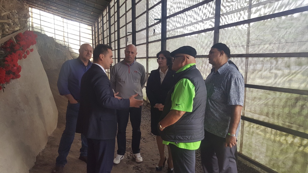ABŞ ın Qərb ştatlarından olan altı senator (Don Şuter, Ves Keller, Kalani İngiliş, Korlayl Bigey, Pam Roach, Lin Diyevs ) və digər qonaqlar “Soyqırım kompleksi”ni ziyarət etmişlər və öz təsuratlarını xatirə kitabına yazmişdılar
