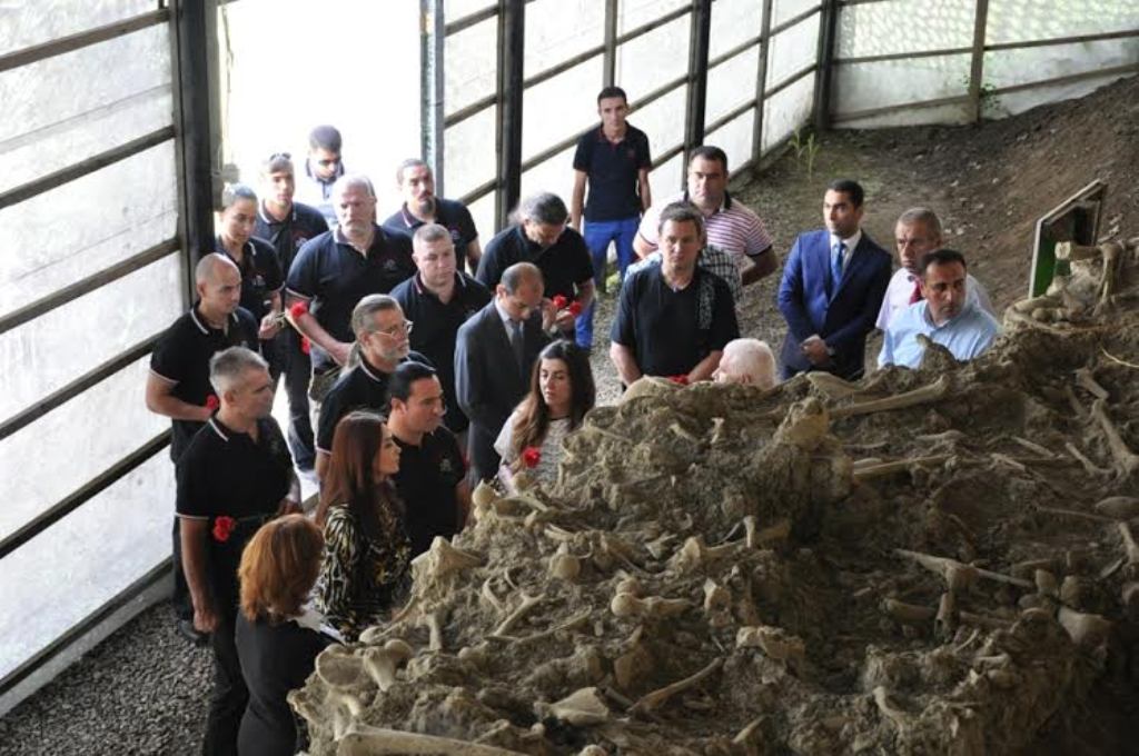 Millət Vəkili Qənirə Paşayeva Macarıstanlı qonaqlara “Soyqırım memorial kompleksi”nin tikilmə səbəbi və tarixi haqqında geniş məlumat verdi