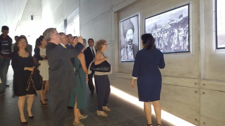 İsveçrə Yəhudi İcmaları Federasiyasının prezidenti cənab Herbert Vinterin , Millət Vəkili Yevda Abramov və digər qonaqlara 1918 ci ildə erməni daşnaklarının Azərbaycanın müxtəlif ərazilərində dinc əhaliyə qarşı törətdikləri vəhşilikləri haqqında məlumat verildi.