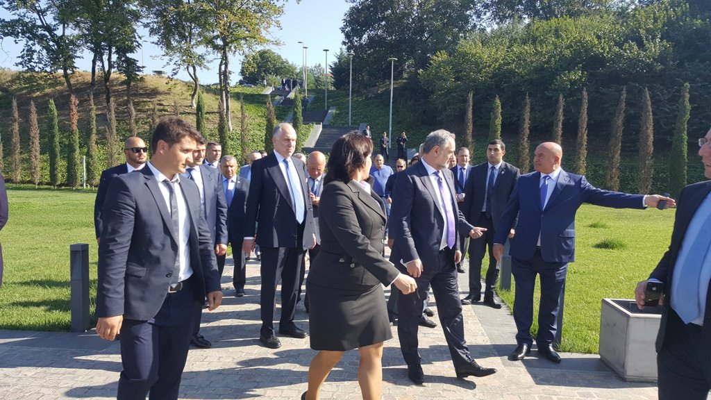 Ümumdünya Yəhudi Konqresinin Prezidenti Ronald Lauder, Konqresin vitse-prezidenti Qod Nisanov və digər qonaqlar Soyqırım kompleksində olmuşlar