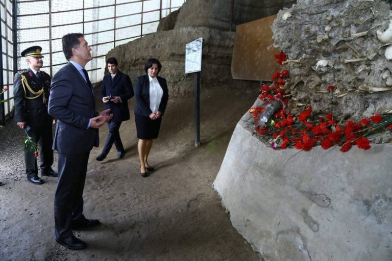 Türkiyyə Rspublikasının Azərbaycandakı Fövqəladə və Səlahiyyətli səfiri Alper Coşkun , səfirliyin əməkdaşları ilə Quba “Soyqırımı memorial kompleksi”ni və ərazidəki kütləvi məzarlığı ziyarət edib.