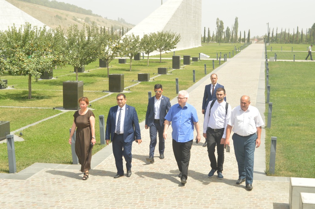 Xorvatiya Respublikasının sabiq prezidenti İvo Yosipoviç , Quba Rayon RİH in rəsmiləri və digər qonaqlar Kompleksdə olmuşlar