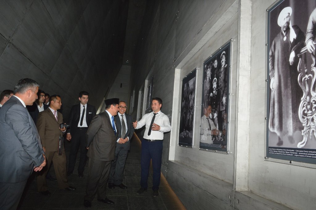 İndoneziyanın Azərbaycandakı səfiri Hüsnan Bəy Fanani, səfirliyin müşaviri Meta Pervonqo və digər rəsmilər  Quba Soyqırımı Memorial Kompleksini və ərazidəki kütləvi məzarlığı ziyarət etmişlər.