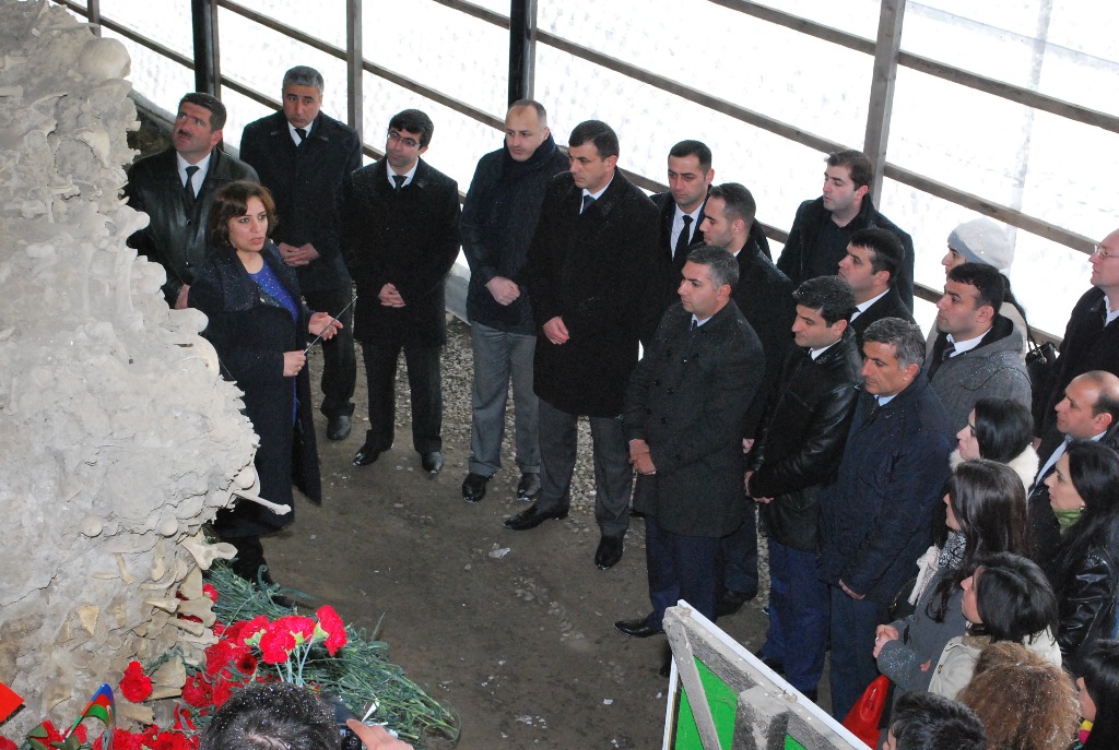 Azərbaycan Milli Elmlər Akademiyası , Dünya Gənc  Alimlərinin Beynəlxalq Baki Forumunun iştirakçıları “Soyqırım memorial kompleksi”ni ziyarət etmişlər