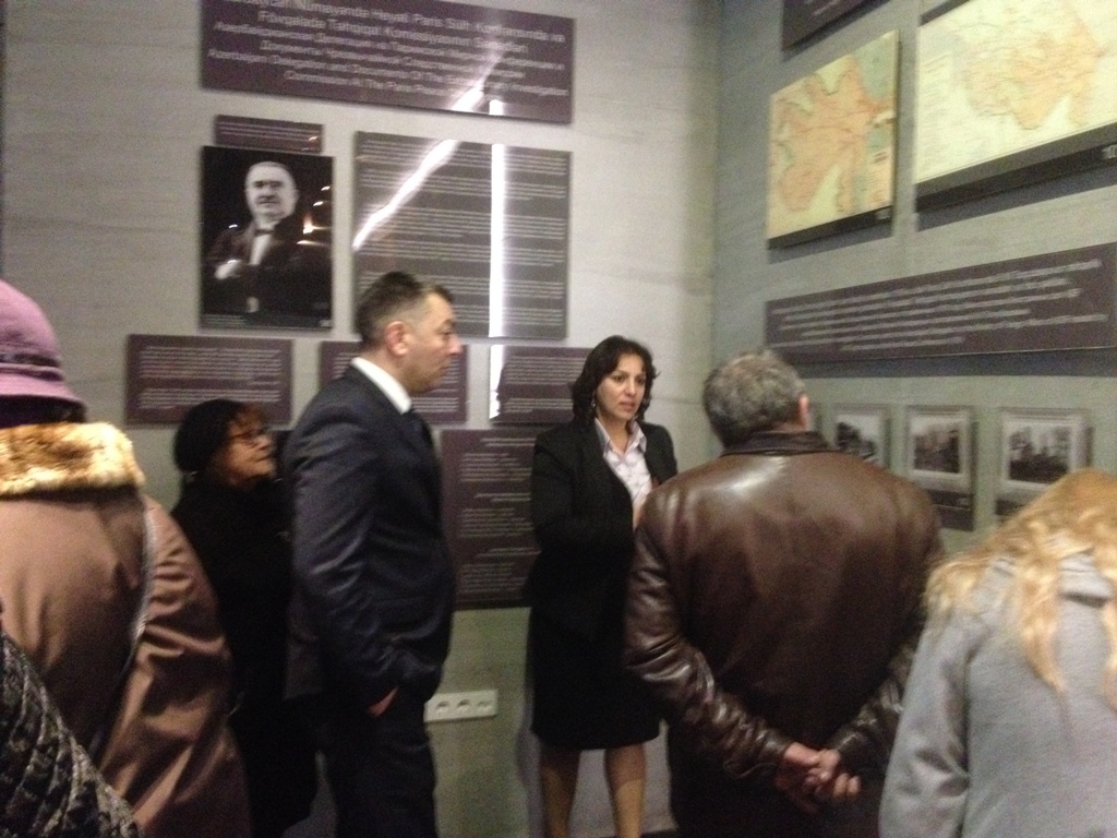 Bakıda keçirilən I Beynəlxalq Poeziya Festivalının iştirakçıları Soyqırım kompleksini ziyarət etmişlər.