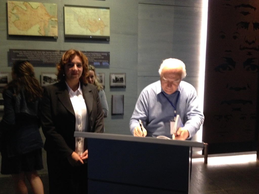 IV Bakı Beynəlxalq Humanitar Forumunun iştirakçıları proqram çərçivəsində Soyqırım kompleksində olmuşdurlar
