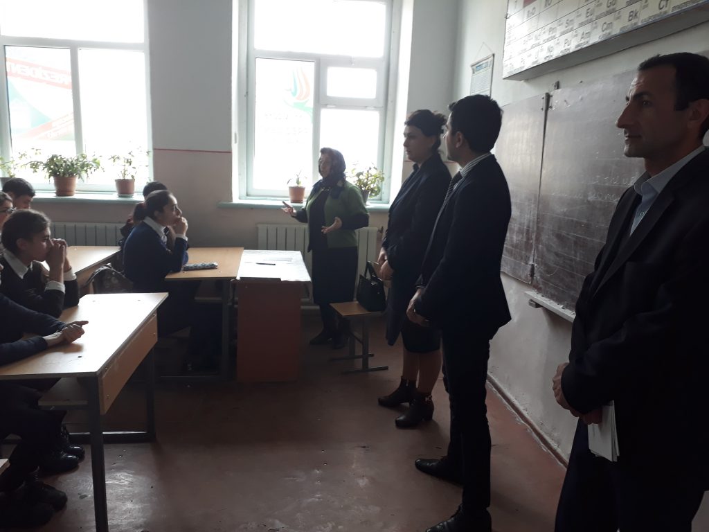 Quba şəhərində “Soyqırımı Memorial Kompleksi”nin əməkdaşları L.Beybutova, A. Turabov, İ. Aslanov, O.Orucov  07 mart 2018-ci il tarixində Quba şəhər  Hikmət Hüseynov adina  4 N-li tam orta məktəbində “Tarixi həqiqətlər” adlı vətənpərvərlik mövzusunda şagirdlərlə maarifləndirici söhbətlər aparmışlar.  Giriş sözü ilə çıxış edən məktəbin direktoru Xanımsona Quliyeva vətənpərvərlik mövzusunda təşkil olunan tədbirlərin əhəmiyyətindən danışaraq, Kompleksin təşkil etdiyi bu layihənin tədqirəlayiq olduğunu vurğuladı.      Kompleksin bələdçisi İslam  Aslanov şagirdlərin soyqırımla bağlı maraqlandıqları sualları cavablayaraq, hadisələr haqqında ətraflı məlumat verdi.   Bu mövzu ilə əlaqədar məktəbin IX sinif şagirdi Cəfərova Fərqanə, X sinif şagirdi Tural Əliyev daha fəal iştirak etdilər.      Tədbirin sonunda Kompleksin əməkdaşları tərəfindən şagirdlərə xüsusi bukletlər təqdim olundu.