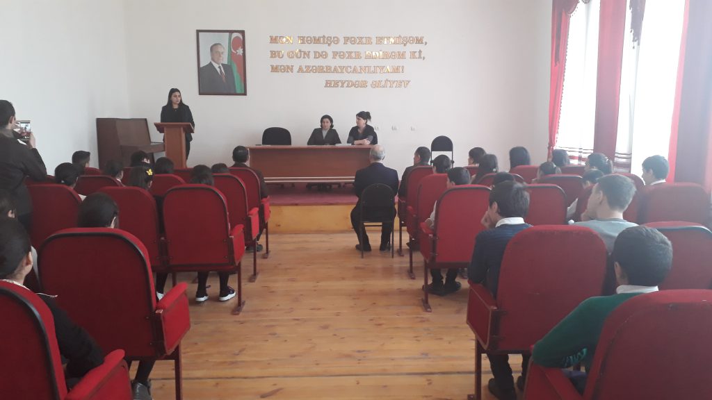 Quba şəhərində “Soyqırımı Memorial Kompleksi”nin təşəbbüsü ilə  növbəti tədbir 10.03.2018-ci il tarixdə Quba rayon İbrahim Şahmərdanov adına Qəçrəş kənd  tam orta məktəbində keçirildi. Kompleksin Elmi Araşdırmalar, ekspozisiyası və fond şöbəsinin müdiri Lətafət  Beybutova, əməkdaşı Aygün Ağamirzəyeva, əməkdaşı Aysu Bülbülzadə, əməkdaşı Xəyal Nuhbalayev, foto - video kompyuter mütəxəssisi Oqtay Orucovun iştirakı ilə keçirilən “31 Mart tarixin unudulmaz səhifəsidir” adlı tədbirdə məktəbin müəllim və şagird heyəti ilə geniş fikir mübadiləsi aparılmışdır. Vətənpərvərlik ruhunda çıxış edən Kompleksin əməkdaşları qeyd etdilər ki, xalqımızın başına gələn müsibətləri unutmamaq, tariximizi gələcək nəsillərə ötürmək hər bir Azərbaycan vətəndaşının borcudur. Tədbirin sonunda Kompleksin əməkdaşları tərəfindən şagirdlərə 16 adda Soyqırım hadisələrini özündə əks etdirən bukletlər təqdim olundu.