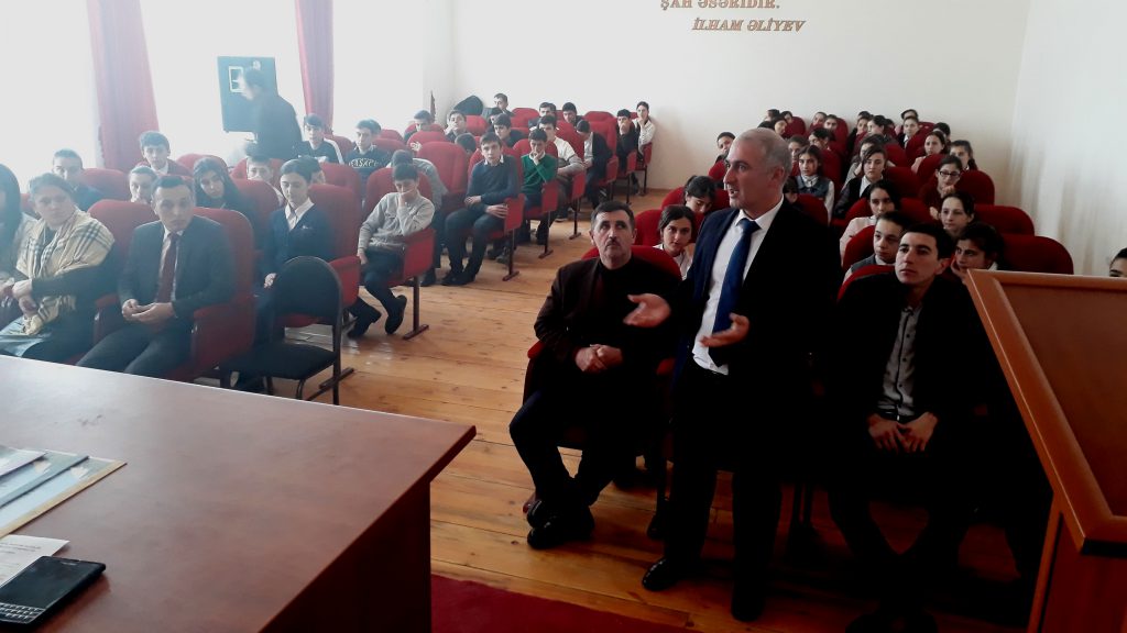 Quba şəhərində “Soyqırımı Memorial Kompleksi”nin təşəbbüsü ilə  növbəti tədbir 10.03.2018-ci il tarixdə Quba rayon İbrahim Şahmərdanov adına Qəçrəş kənd  tam orta məktəbində keçirildi. Kompleksin Elmi Araşdırmalar, ekspozisiyası və fond şöbəsinin müdiri Lətafət  Beybutova, əməkdaşı Aygün Ağamirzəyeva, əməkdaşı Aysu Bülbülzadə, əməkdaşı Xəyal Nuhbalayev, foto - video kompyuter mütəxəssisi Oqtay Orucovun iştirakı ilə keçirilən “31 Mart tarixin unudulmaz səhifəsidir” adlı tədbirdə məktəbin müəllim və şagird heyəti ilə geniş fikir mübadiləsi aparılmışdır. Vətənpərvərlik ruhunda çıxış edən Kompleksin əməkdaşları qeyd etdilər ki, xalqımızın başına gələn müsibətləri unutmamaq, tariximizi gələcək nəsillərə ötürmək hər bir Azərbaycan vətəndaşının borcudur. Tədbirin sonunda Kompleksin əməkdaşları tərəfindən şagirdlərə 16 adda Soyqırım hadisələrini özündə əks etdirən bukletlər təqdim olundu.