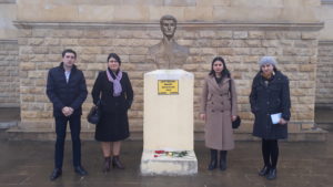 Quba şəhərində “Soyqırımı Memorial Kompleksi”nin təşəbbüsü ilə  növbəti tədbir 10.03.2018-ci il tarixdə Quba rayon İbrahim Şahmərdanov adına Qəçrəş kənd  tam orta məktəbində keçirildi. Kompleksin Elmi Araşdırmalar, ekspozisiyası və fond şöbəsinin müdiri Lətafət  Beybutova, bələdçisi Aygün Ağamirzəyeva, mütəxəssis Aysu Bülbülzadə, zal nəzarətçisi Xəyal Nuhbalayev, foto – video kompyuter mütəxəssisi Oqtay Orucovun iştirakı ilə keçirilən “31 Mart tarixin unudulmaz səhifəsidir” adlı tədbirdə məktəbin müəllim və şagird heyəti ilə geniş fikir mübadiləsi aparılmışdır. Vətənpərvərlik ruhunda çıxış edən Kompleksin əməkdaşları qeyd etdilər ki, xalqımızın başına gələn müsibətləri unutmamaq, tariximizi gələcək nəsillərə ötürmək hər bir Azərbaycan vətəndaşının borcudur. Tədbirin sonunda Kompleksin əməkdaşları tərəfindən şagirdlərə 16 adda Soyqırım hadisələrini özündə əks etdirən bukletlər təqdim olundu.