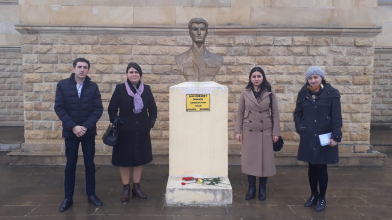 Quba şəhərində “Soyqırımı Memorial Kompleksi”nin təşəbbüsü ilə  növbəti tədbir 10.03.2018-ci il tarixdə Quba rayon İbrahim Şahmərdanov adına Qəçrəş kənd  tam orta məktəbində keçirildi. Kompleksin Elmi Araşdırmalar, ekspozisiyası və fond şöbəsinin müdiri Lətafət  Beybutova, əməkdaşı Aygün Ağamirzəyeva, əməkdaşı Aysu Bülbülzadə, əməkdaşı Xəyal Nuhbalayev, foto - video kompyuter mütəxəssisi Oqtay Orucovun iştirakı ilə keçirilən “31 Mart tarixin unudulmaz səhifəsidir” adlı tədbirdə məktəbin müəllim və şagird heyəti ilə geniş fikir mübadiləsi aparılmışdır. Vətənpərvərlik ruhunda çıxış edən Kompleksin əməkdaşları qeyd etdilər ki, xalqımızın başına gələn müsibətləri unutmamaq, tariximizi gələcək nəsillərə ötürmək hər bir Azərbaycan vətəndaşının borcudur. Tədbirin sonunda Kompleksin əməkdaşları tərəfindən şagirdlərə 16 adda Soyqırım hadisələrini özündə əks etdirən bukletlər təqdim olundu.