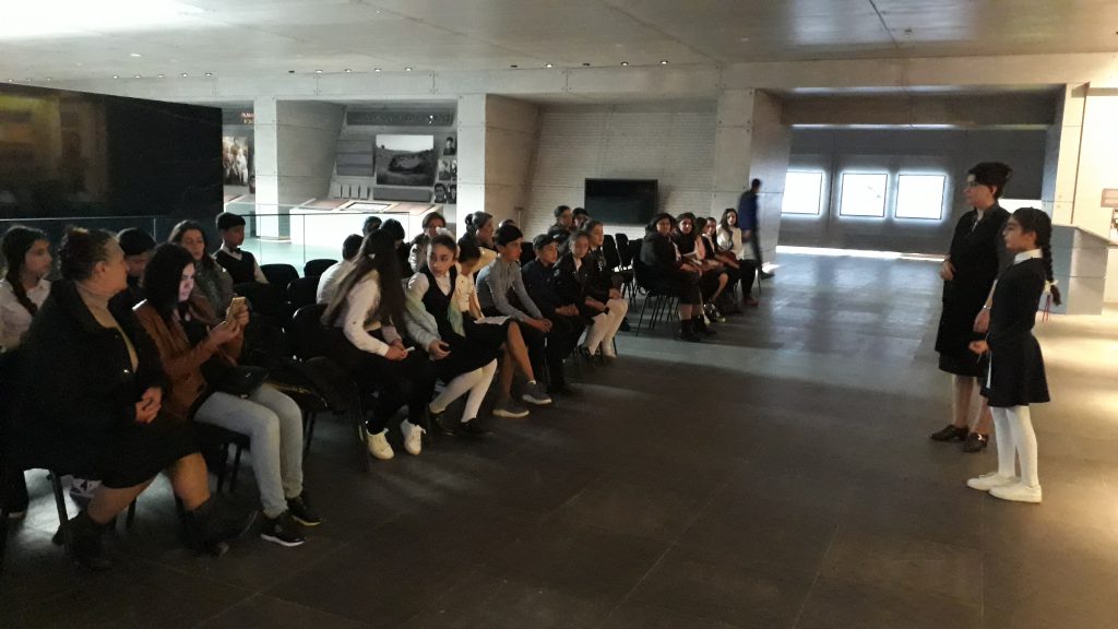 Quba şəhərində “Soyqırımı Memorial Kompleksi”ndə məktəblilərin iştirakı ilə rəsm sərgisi  və şeir müsabiqəsi keçirildi