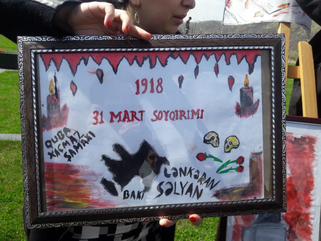 Quba şəhərində “Soyqırımı Memorial Kompleksi”ndə məktəblilərin iştirakı ilə rəsm sərgisi  və şeir müsabiqəsi keçirildi