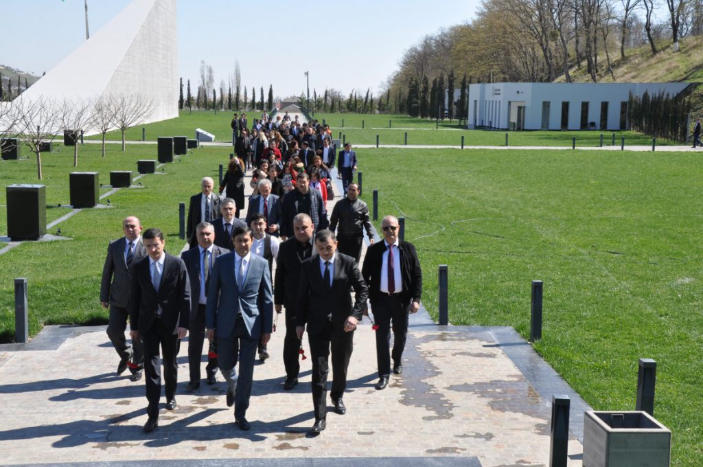 FHN işçilərinin Həmkarlar İttifaqı Quba şəhərində "Soyqırımı Memorial Kompleksi"ndə elmi-praktik konfrans keçirmişdir