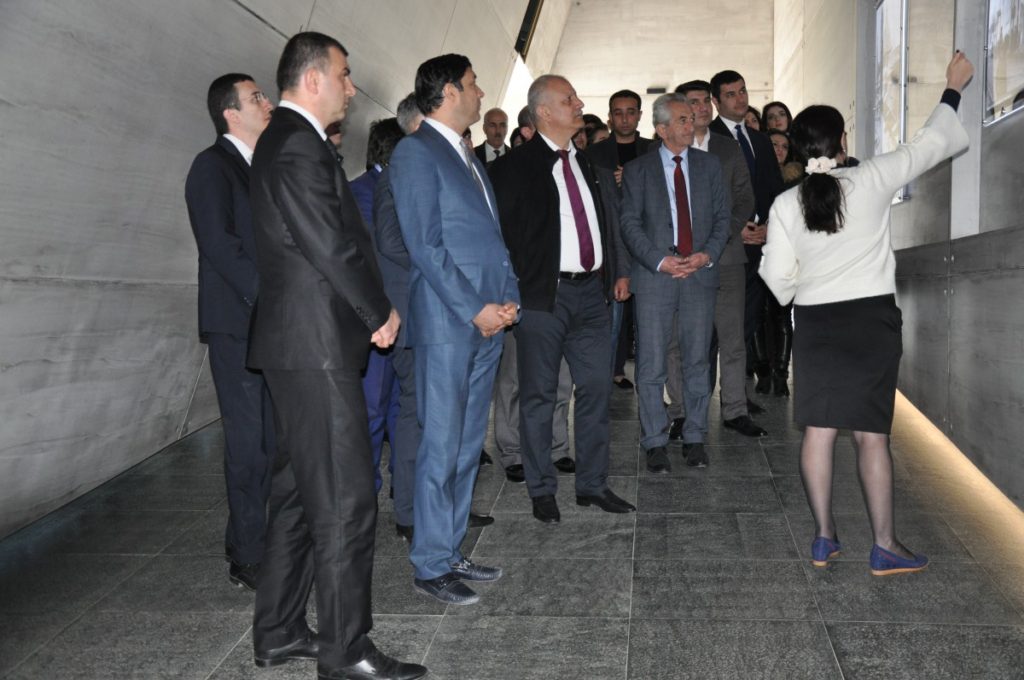 FHN işçilərinin Həmkarlar İttifaqı Quba şəhərində “Soyqırımı Memorial Kompleksi”ndə elmi-praktik konfrans keçirmişdir