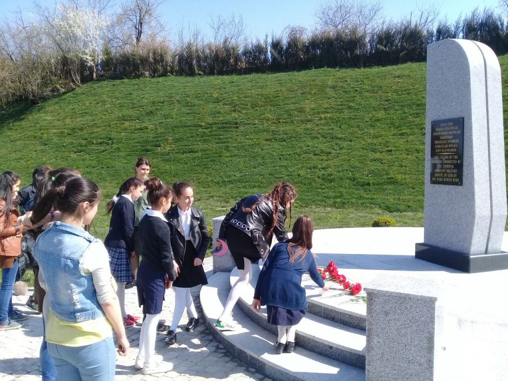 09.04.2018-ci il tarixində Quba şəhərində " Soyqırımı Memorial Kompleksi"ndə rəsm sərgisi və şer müsabiqəsinin iştirakçıları mükafatlandırıldı.
