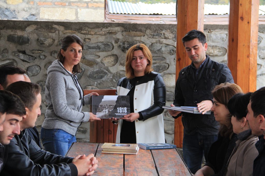 Quba "Soyqırımı Memorial Kompleksi"nin Rəhbərliyinin təşəbbüsü ilə təcrübə mübadiləsi layihəsi çərçivəsində 20 nəfərdən artıq kompleks əməkdaşları Qəbələ, Şəki və Kiş qoruqlarına səfər etmişlər