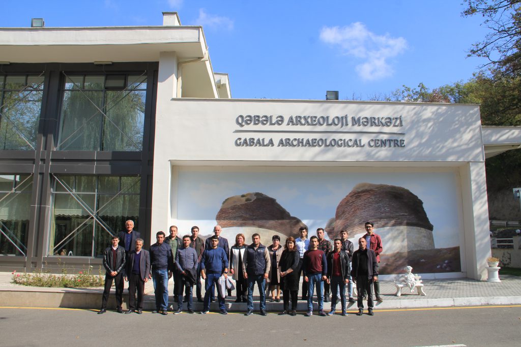 Quba "Soyqırımı Memorial Kompleksi"nin Rəhbərliyinin təşəbbüsü ilə təcrübə mübadiləsi layihəsi çərçivəsində 20 nəfərdən artıq kompleks əməkdaşları Qəbələ, Şəki və Kiş qoruqlarına səfər etmişlər