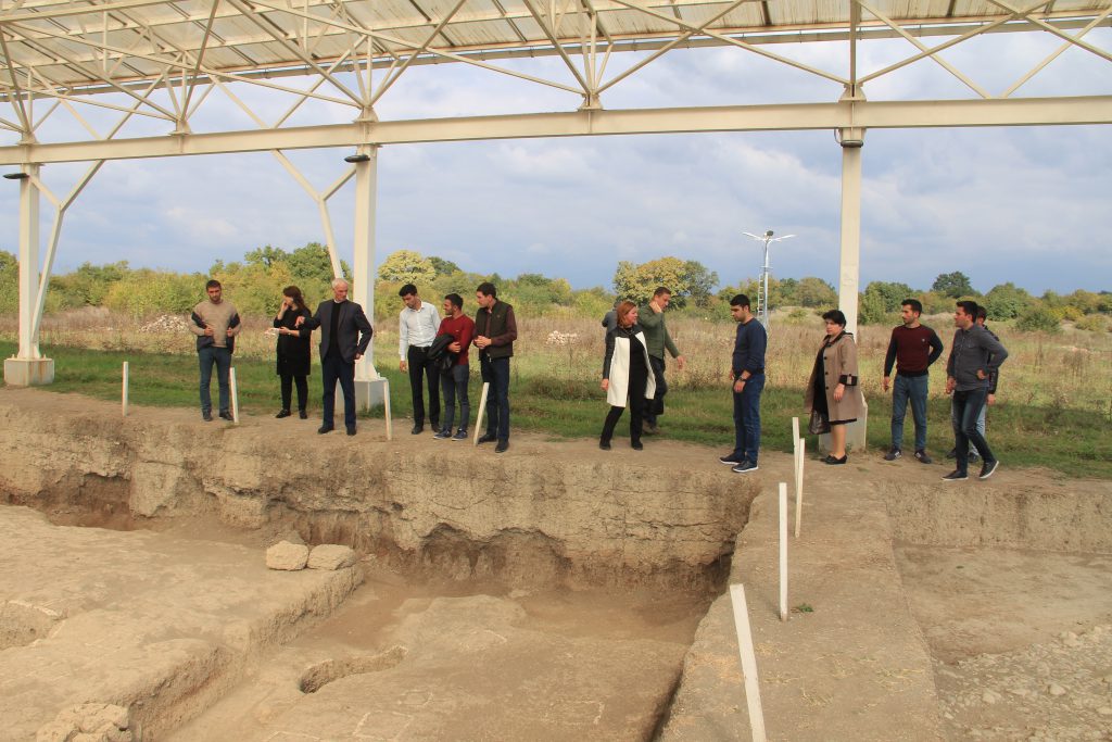 Quba "Soyqırımı Memorial Kompleksi"nin Rəhbərliyinin təşəbbüsü ilə təcrübə mübadiləsi layihəsi çərçivəsində 20 nəfərdən artıq kompleks əməkdaşları Qəbələ, Şəki və Kiş qoruqlarına səfər etmişlər