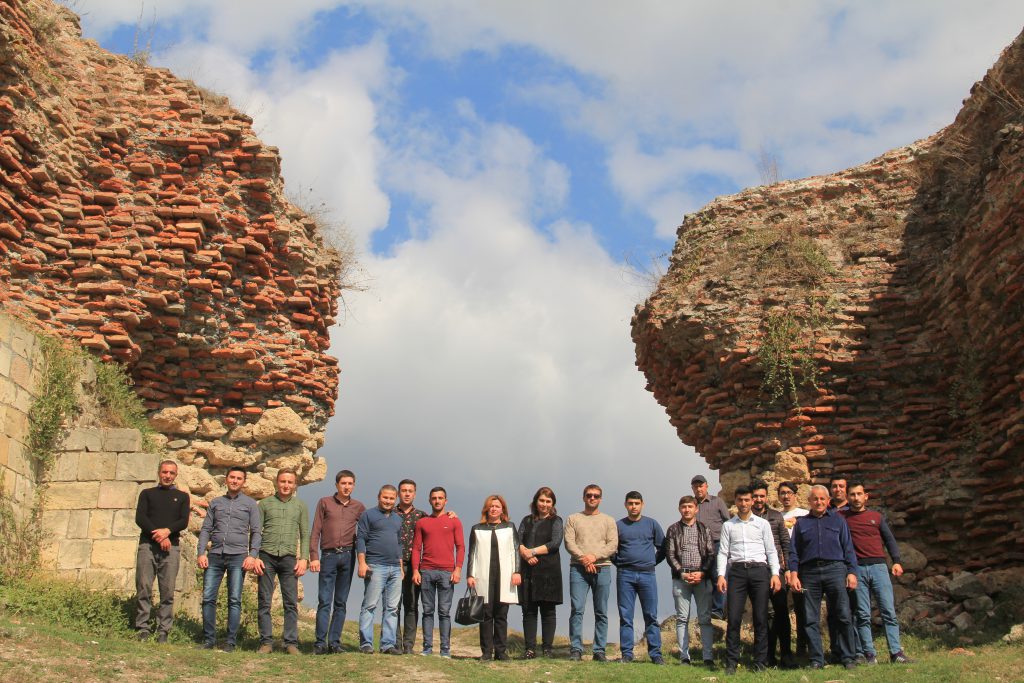 Quba "Soyqırımı Memorial Kompleksi"nin Rəhbərliyinin təşəbbüsü ilə təcrübə mübadiləsi layihəsi çərçivəsində 20 nəfərdən artıq kompleks əməkdaşları Qəbələ, Şəki və Kiş qoruqlarına səfər etmişlər