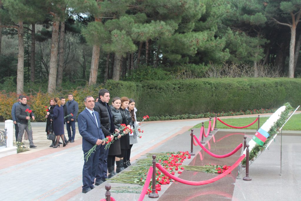 Quba şəhərində “Soyqırımı Memorial Kompleksi”nin rəhbərliyinin təşəbbüsü ilə Ulu  Öndərin xatirə günləri çərçivəsində  xüsusi layihə həyata keçirildi.