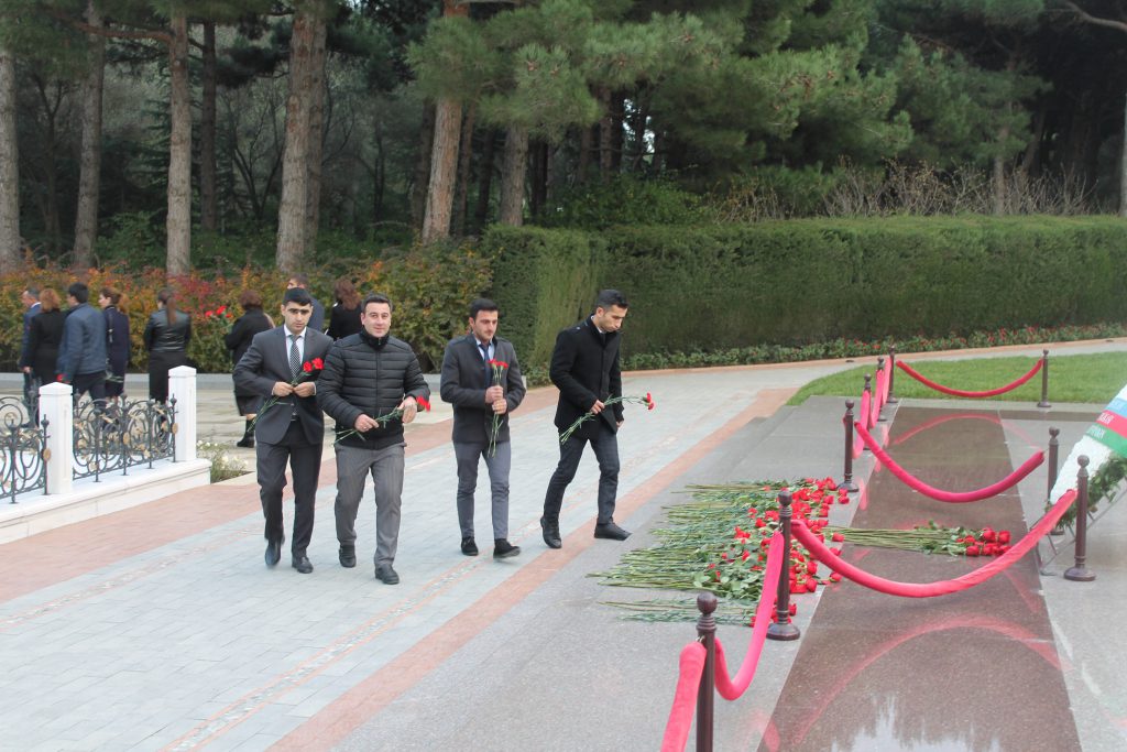 Quba şəhərində “Soyqırımı Memorial Kompleksi”nin rəhbərliyinin təşəbbüsü ilə Ulu  Öndərin xatirə günləri çərçivəsində  xüsusi layihə həyata keçirildi.