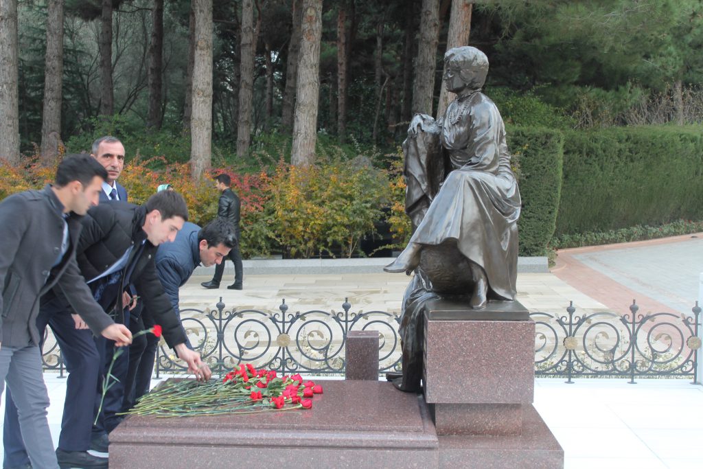 Quba şəhərində “Soyqırımı Memorial Kompleksi”nin rəhbərliyinin təşəbbüsü ilə Ulu  Öndərin xatirə günləri çərçivəsində  xüsusi layihə həyata keçirildi.