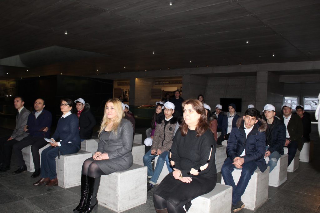 Gənclərin “Tənhalara Dayaq” İctimai Birliyi Quba şəhərində “Soyqırımı Memorial Kompleksi”ndə.