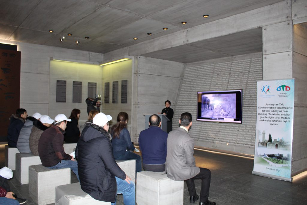 Gənclərin “Tənhalara Dayaq” İctimai Birliyi Quba şəhərində “Soyqırımı Memorial Kompleksi”ndə.
