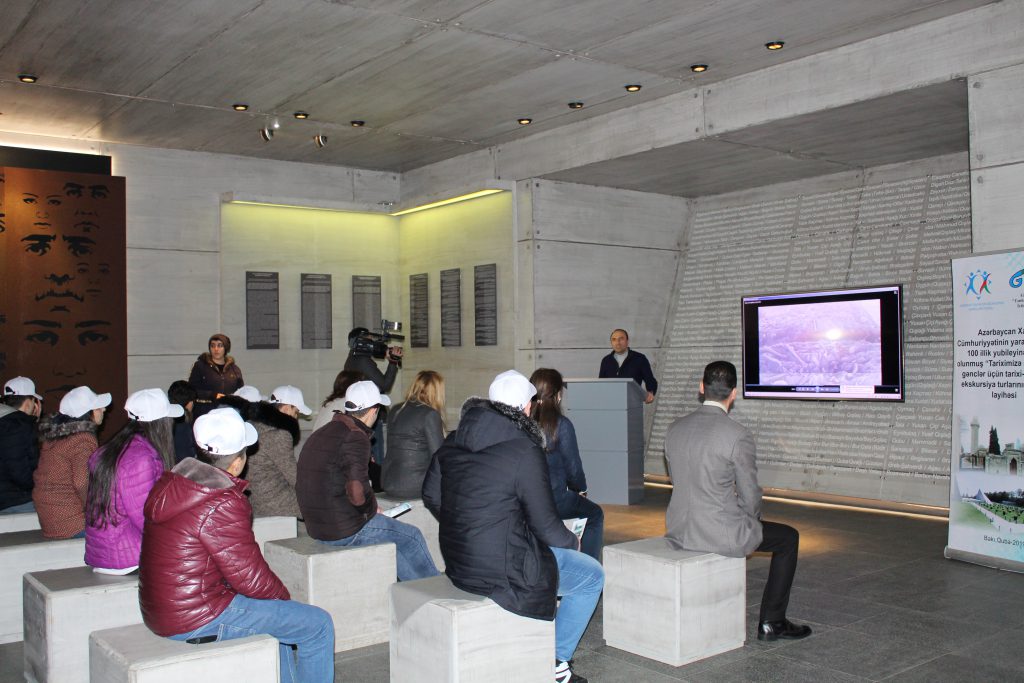 Gənclərin “Tənhalara Dayaq” İctimai Birliyi Quba şəhərində “Soyqırımı Memorial Kompleksi”ndə.