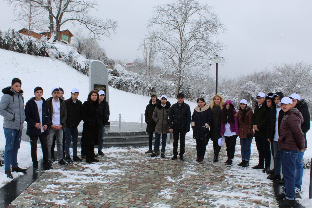 Gənclərin “Tənhalara Dayaq” İctimai Birliyi Quba şəhərində “Soyqırımı Memorial Kompleksi”ndə.