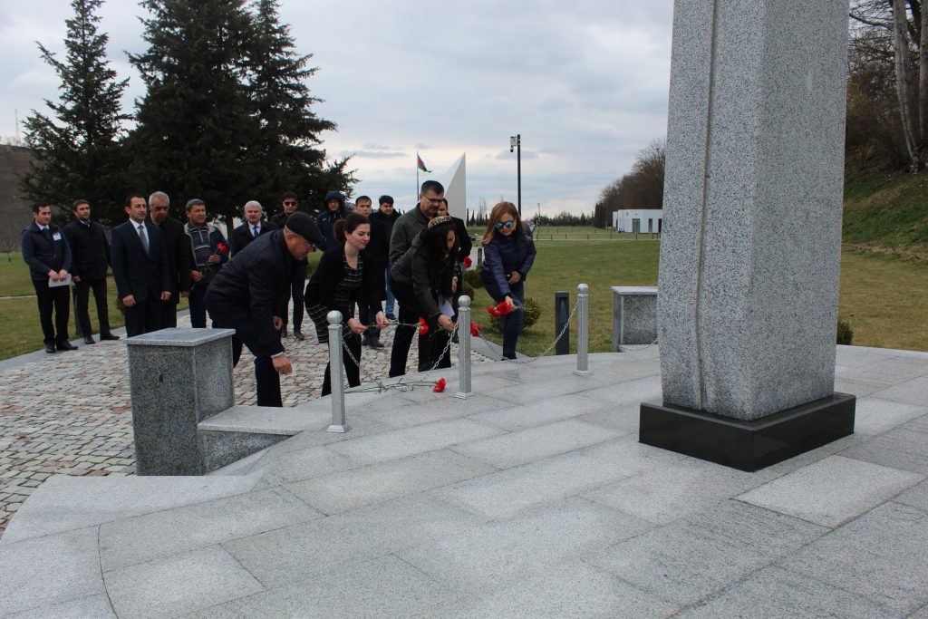 Özbəkistanlı jurnalistlər Quba şəhərində “Soyqırımı Memorial Kompleksi” ni ziyarət etmişlər.