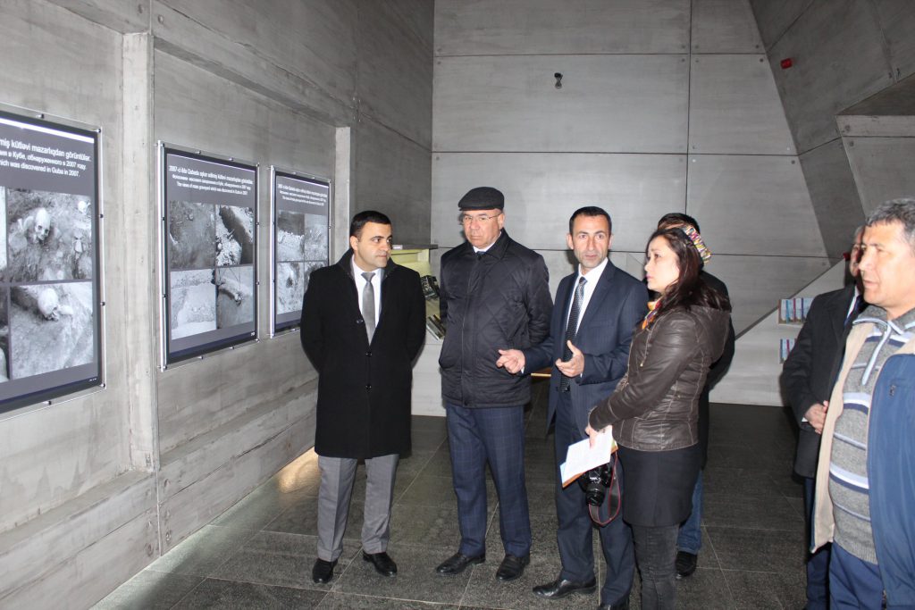 Özbəkistanlı jurnalistlər Quba şəhərində “Soyqırımı Memorial Kompleksi” ni ziyarət etmişlər.
