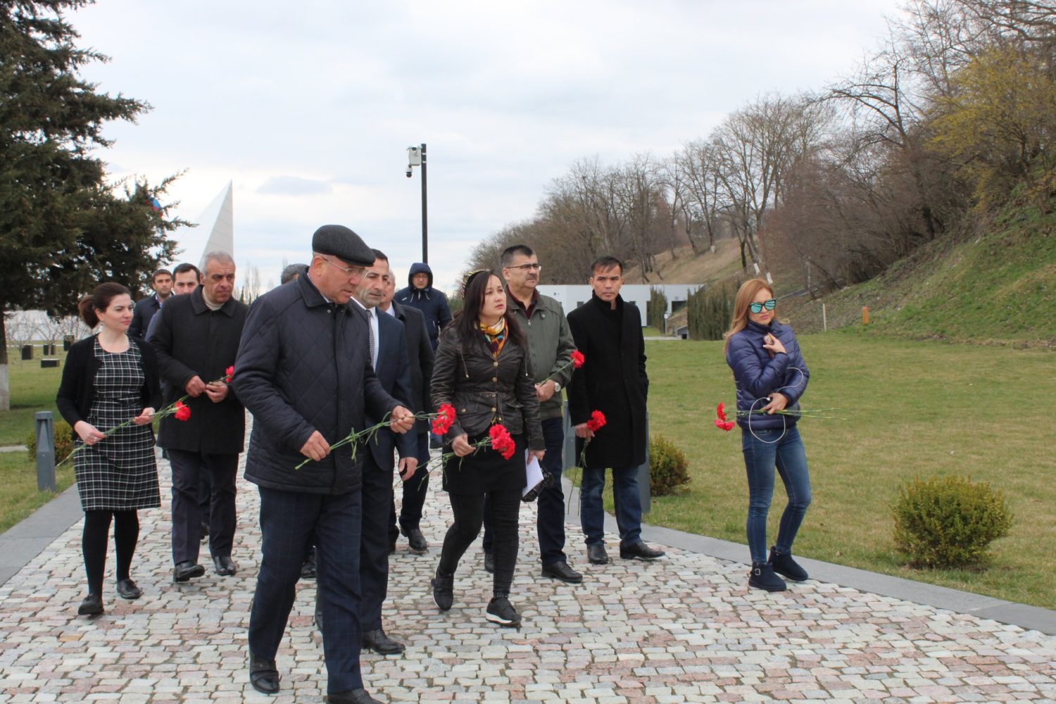 Özbəkistanlı jurnalistlər Quba şəhərində “Soyqırımı Memorial Kompleksi” ni ziyarət etmişlər.