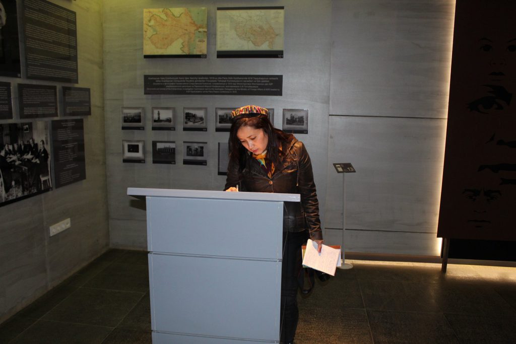 Özbəkistanlı jurnalistlər Quba şəhərində “Soyqırımı Memorial Kompleksi” ni ziyarət etmişlər.