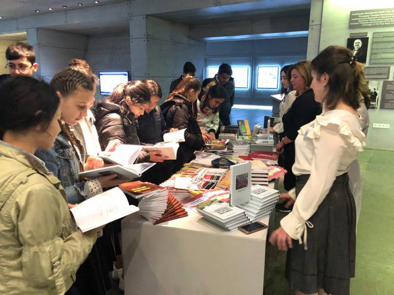 18 aprel tarixi bütün dünyada Beynəlxalq Abidələr və Tarixi Yerlər Günüdür.