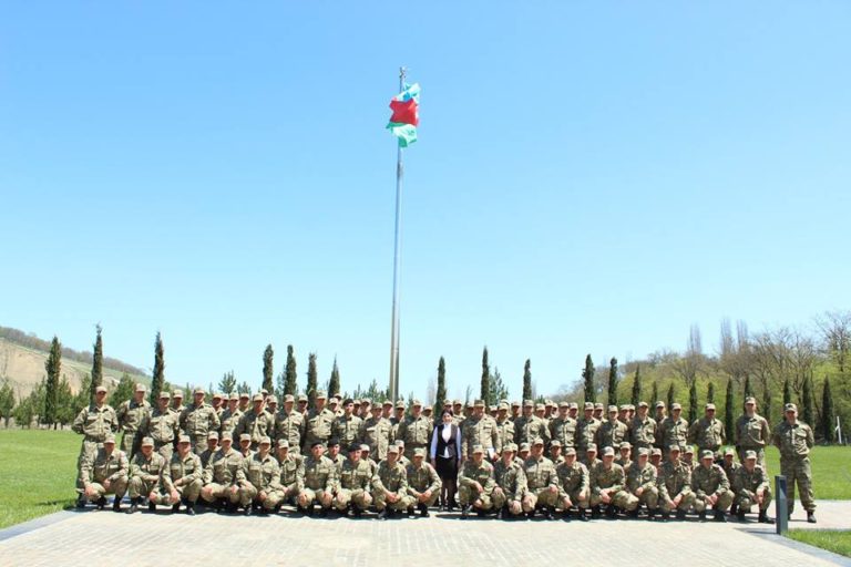 “Mustafa Kamal Atatürk-2019” Türkiyə-Azərbaycan birgə hərbi təlimlərə cəlb olunan türk hərbi əsgər və zabitləri Quba şəhərində “Soyqırımı Memorial Kompleksi”ndə.
