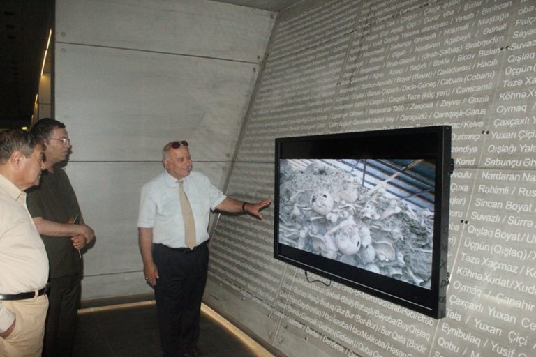Историк-писатель из Иордании Омар Aль-Армутинин посетил Мемориальный Комплекс Геноцида в городе Губе