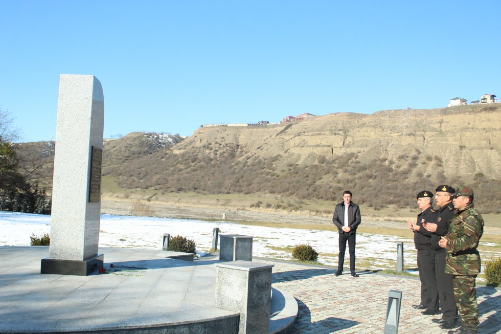 Türkiyəli hərbiçilər Quba şəhərində “Soyqırımı Memorial Kompleksi”ndə