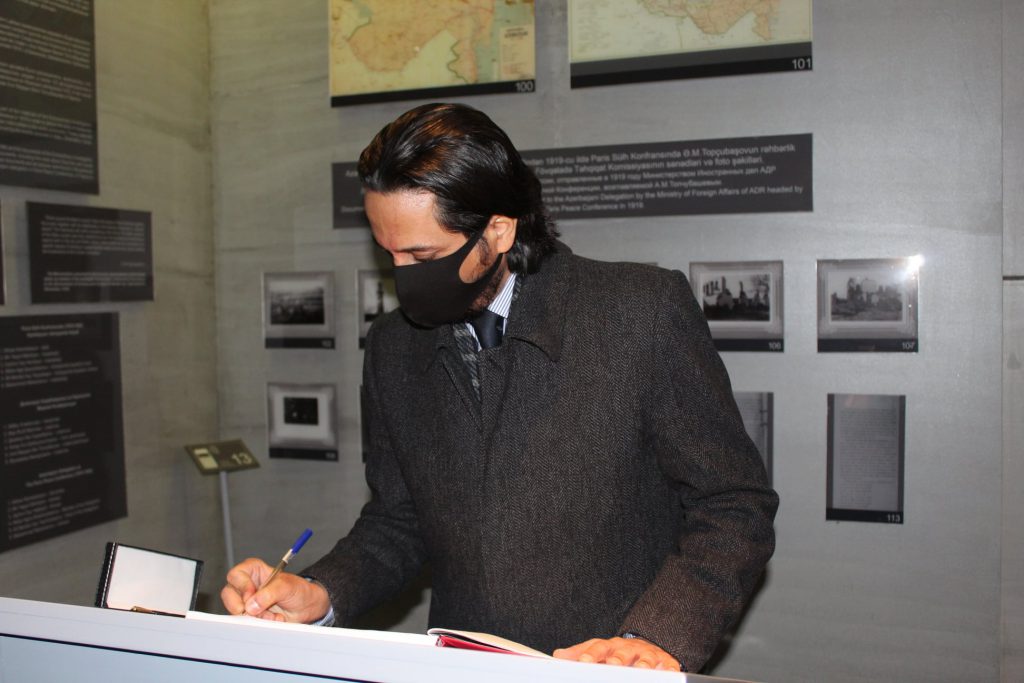 Səudiyyə Ərəbistanı Krallığının ölkəmizdəki fövqəladə və səlahiyyətli səfiri Haməd bin Abdullah bin Xudeyri Quba şəhərində “Soyqırımı Memorial Kompleksi”ni ziyarət etmişdir