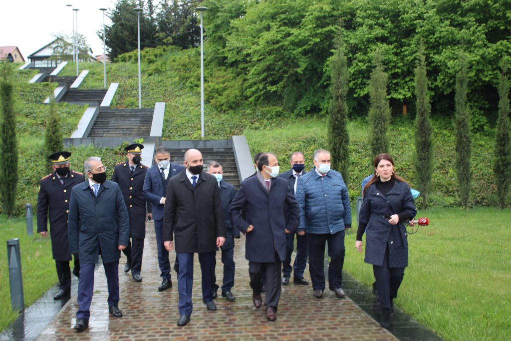 Müstəqil Sənayeçi və İş Adamları Dərnəyinin (MÜSİAD) təşəbbüsü ilə Türkiyənin Azərbaycana yeni təyin edilmiş fövqəladə və səlahiyyətli səfiri cənab Cahit Bağçı  Quba rayonuna səfər etmişdir. Səfər çərçivəsində C.Bağçı bir qrup Türkiyəli  iş adamları ilə birgə Quba şəhərində “Soyqırımı Memorial Kompleks”ini ziyarət etmişdir