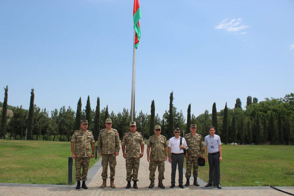 Bugün NATO-nun Izmirdə yerləşən Quru Qoşunları Komandanlığının Qərargah rəisi, diviziya generalı Metin Tokelin başçılıq etdiyi nümayəndə heyəti ölkəmizə rəsmi səfəri çərçivəsində Soyqırımı Memorial Kompleksini ziyarət etmişdir. Ziyarətin sonunda qonağa soyqırımı həqiqətlərini  özündə əks etdirən albom və kitablar hədiyyə edilmişdir