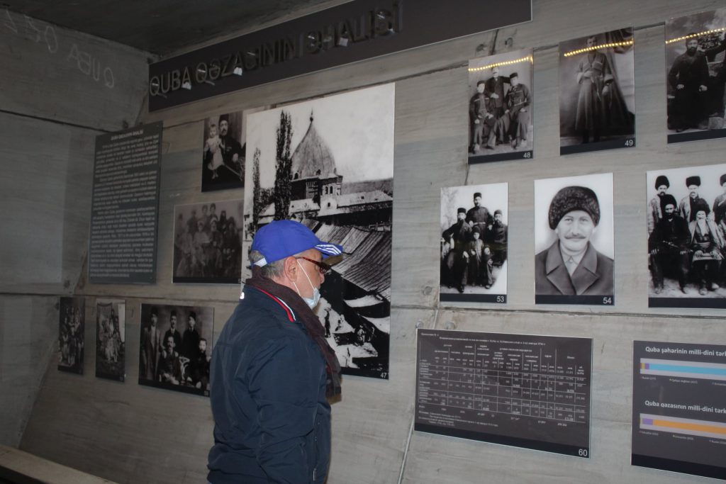 "Azərbaycan turizm blogerləri Assosiasiyası" İctimai Birliyinin sədri, jurnalist, blogger , səyyah Azər Qəribov (Azər Qərib ) və Assosiasiyanın üzvləri Quba şəhərində “Soyqırımı Memorial Kompleksi”ni ziyarət etmişlər. Blogerlərə 1918-ci ildə ermənilər tərəfindən törədilən soyqırımı hadisələri haqqında ətraflı məlumat verilmişdir.