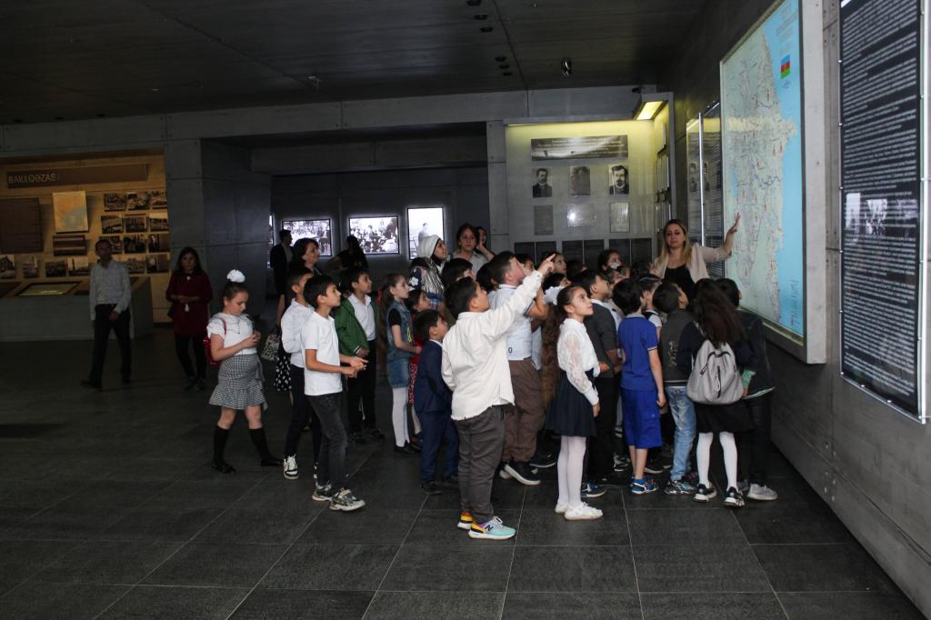 Weekly sharing about visitors to the complex.