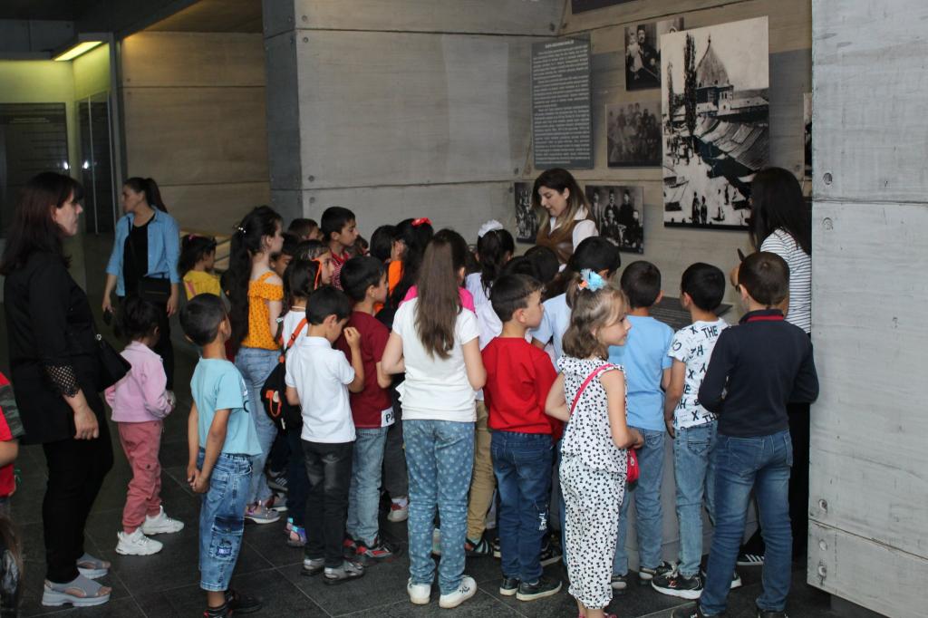 Weekly sharing about visitors to the complex.