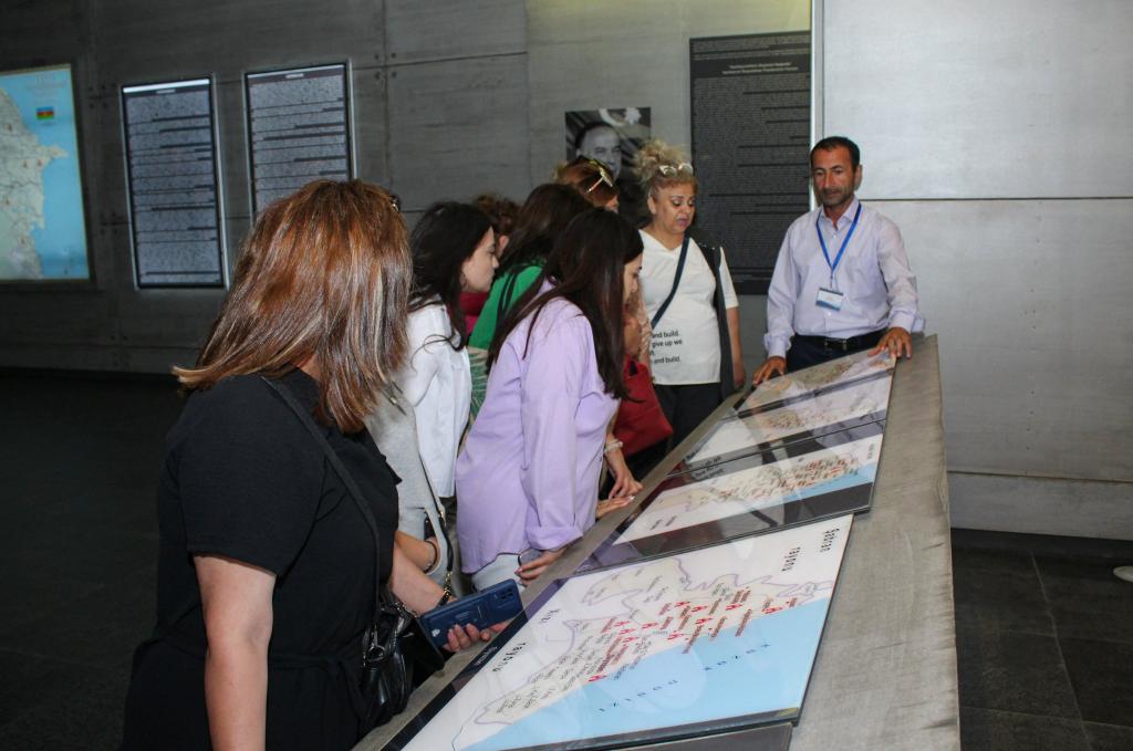 Weekly sharing about visitors to the complex.