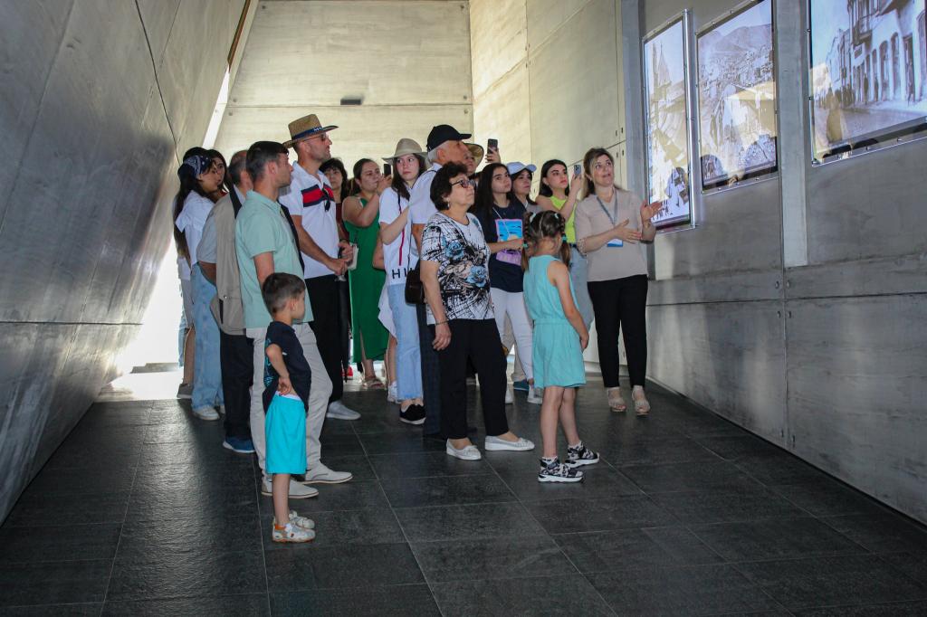 Weekly sharing about visitors to the complex.