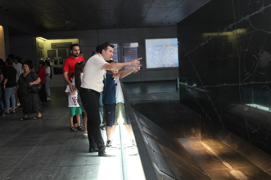 Geri qoyduğumuz həftə ərzində Quba şəhərində “Soyqırımı Memorial Kompleksi”ni ölkənin ümumtəhsil müəssisələrinin müəllim və şagirdləri, xarici vətəndaşlar, eləcə də müxtəlif tur iştirakçıları ziyarət etmişdir.