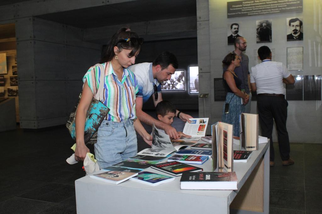 Geri qoyduğumuz həftə ərzində Quba şəhərində “Soyqırımı Memorial Kompleksi”ni ölkənin ümumtəhsil müəssisələrinin müəllim və şagirdləri, xarici vətəndaşlar, eləcə də müxtəlif tur iştirakçıları ziyarət etmişdir.