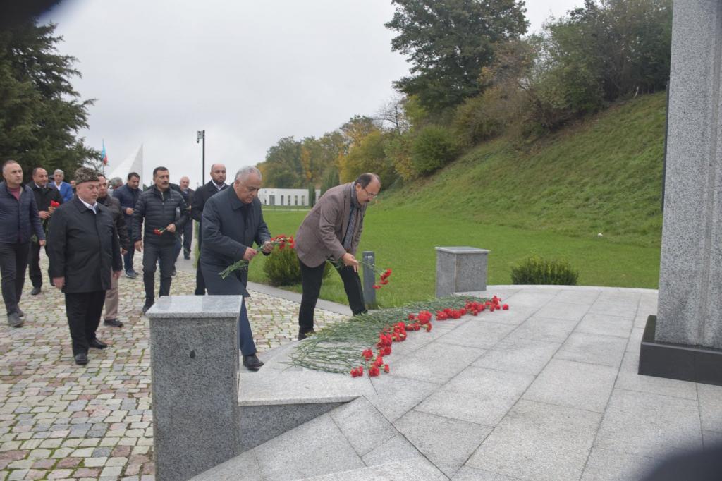 Делегация во главе с Чрезвычайным и Полномочным Послом Турецкой Республики в Азербайджанской Республике господином Джахитом Багчи посетила Губинский район. В рамках визита гости посетили «Мемориальный Комплекс Геноцида».